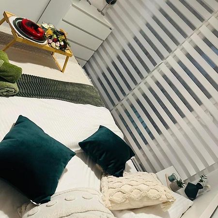 Apartment M Περαία Εξωτερικό φωτογραφία